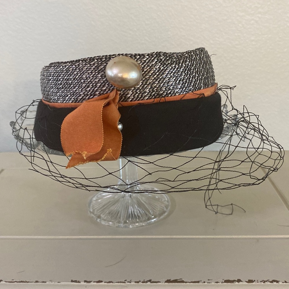 EVELYN VARON EXCLUSIVE 1950s 1960s PILLBOX HAT RETRO VINTAGE NETTING VEIL WOVEN